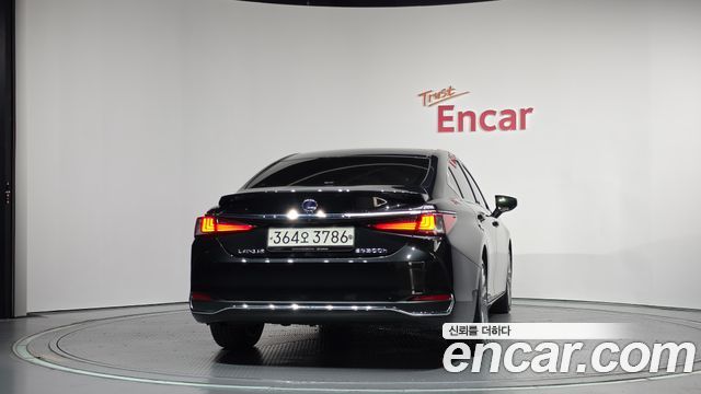 Lexus ES 2022 — photo 4