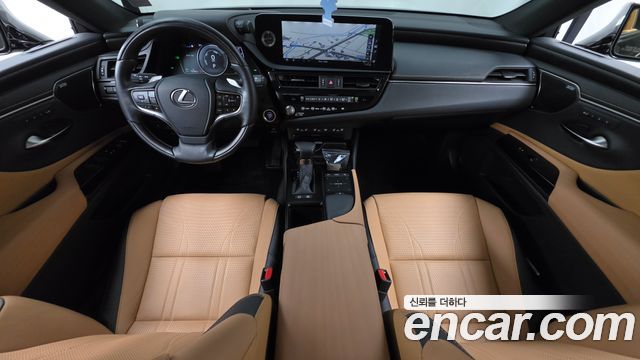 Lexus ES 2022 — photo 10