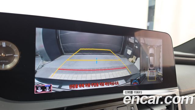 Lexus ES 2022 — photo 21