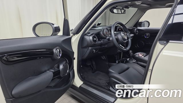 Mini Cooper 2020 — photo 13