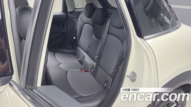 Mini Cooper 2020 — photo 18