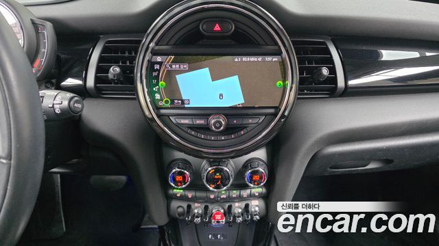 Mini Cooper 2020 — photo 19