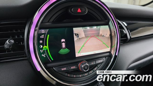 Mini Cooper 2020 — photo 21
