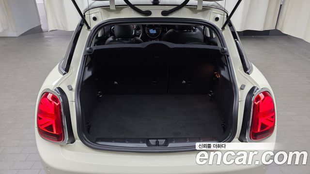 Mini Cooper 2020 — photo 22