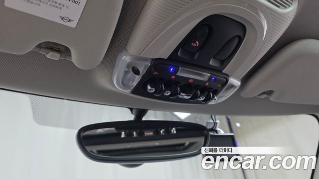 Mini Cooper 2020 — photo 23