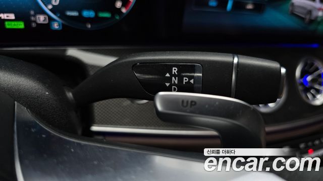 Mercedes-Benz E-Class 2021 — photo 12