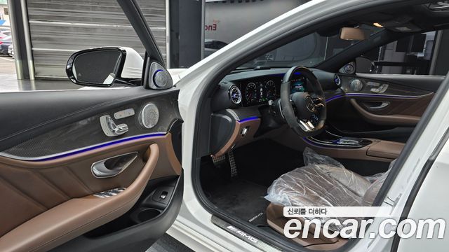 Mercedes-Benz E-Class 2021 — photo 13