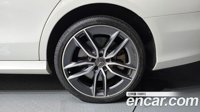 Mercedes-Benz E-Class 2021 — photo 7