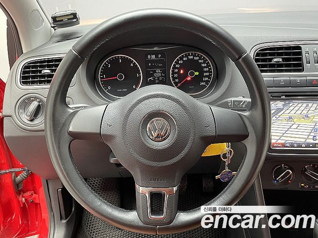 Volkswagen Polo 2014 — photo 11