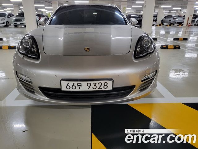 Porsche Panamera 2010 — photo 2