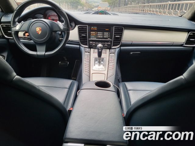 Porsche Panamera 2010 — photo 12