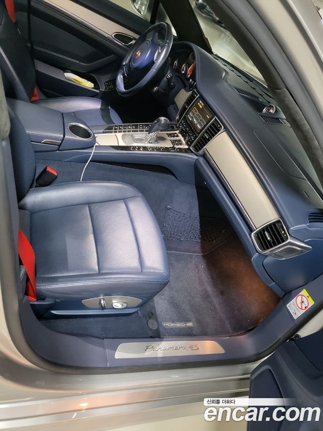 Porsche Panamera 2010 — photo 16