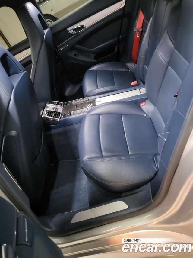 Porsche Panamera 2010 — photo 17
