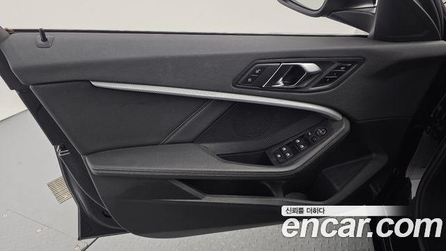 BMW 1-Series 2022 — photo 14