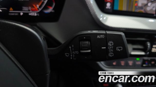 BMW 1-Series 2022 — photo 29