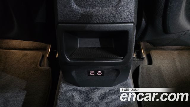 BMW 1-Series 2022 — photo 31
