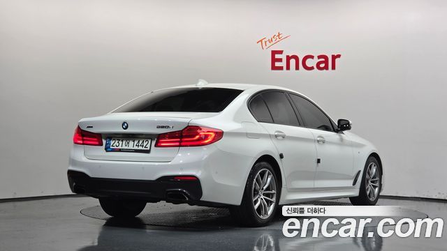 BMW 5-Series 2017 — photo 2