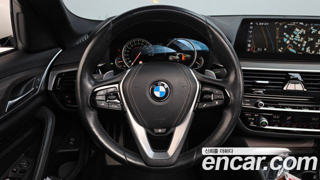 BMW 5-Series 2017 — photo 13