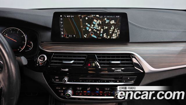 BMW 5-Series 2017 — photo 14