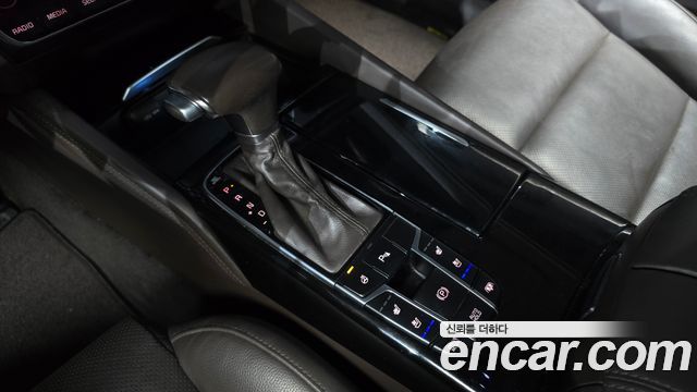 Kia K7 2017 — photo 9