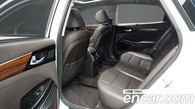 Kia K7 2017 — photo 11