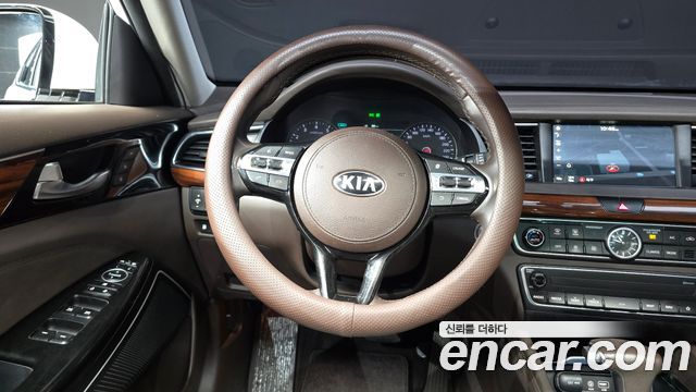 Kia K7 2017 — photo 12