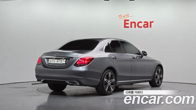 Mercedes-Benz C-Class 2019 — photo 2