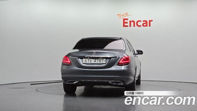 Mercedes-Benz C-Class 2019 — photo 4