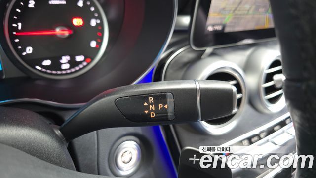 Mercedes-Benz C-Class 2019 — photo 12