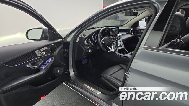 Mercedes-Benz C-Class 2019 — photo 13