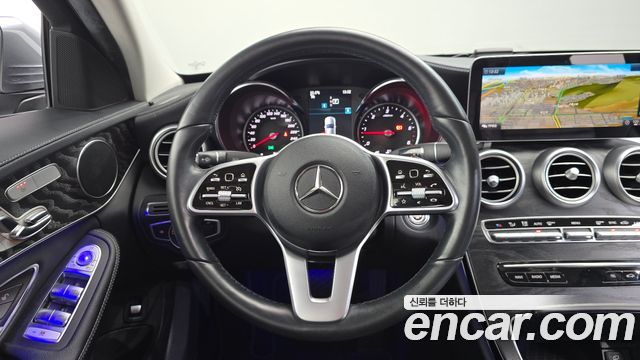 Mercedes-Benz C-Class 2019 — photo 19