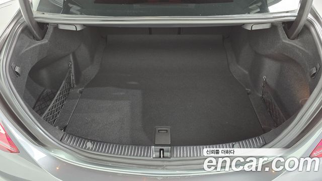 Mercedes-Benz C-Class 2019 — photo 21