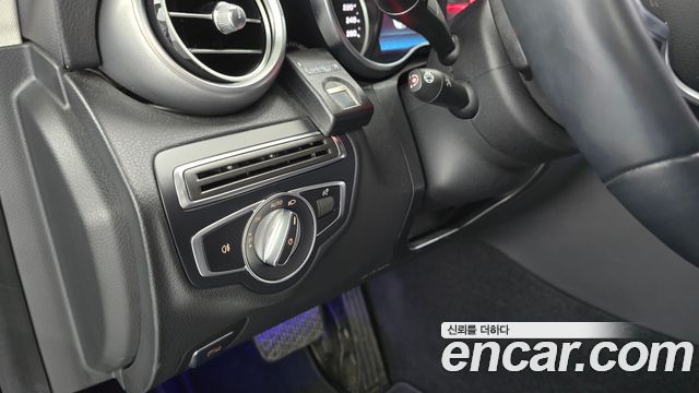 Mercedes-Benz C-Class 2019 — photo 24