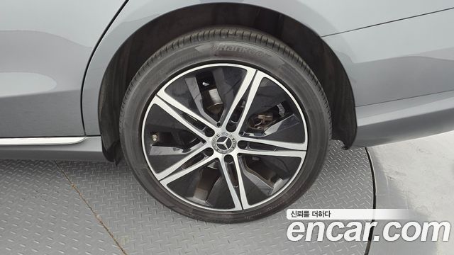 Mercedes-Benz C-Class 2019 — photo 7