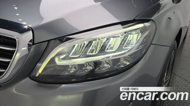 Mercedes-Benz C-Class 2019 — photo 8