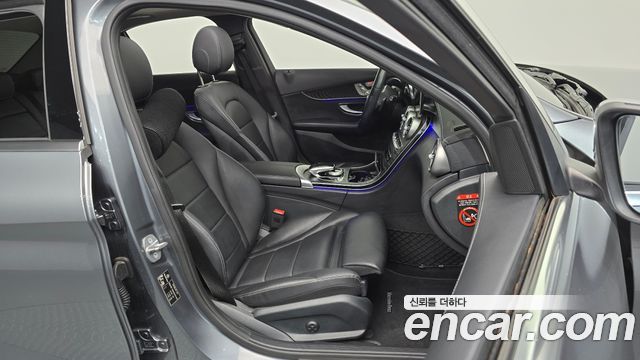 Mercedes-Benz C-Class 2019 — photo 16