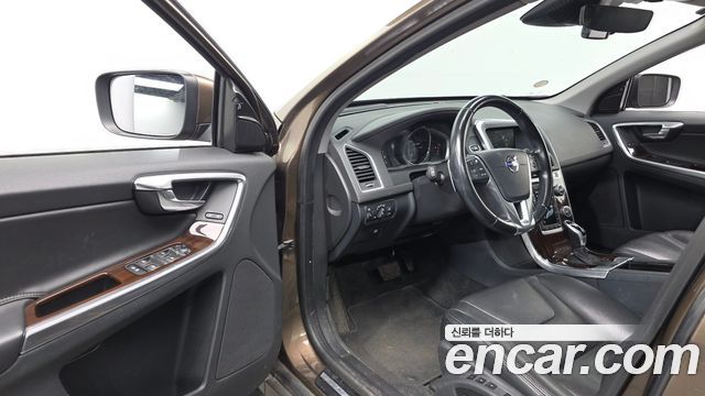 Volvo XC60 2016 — photo 10