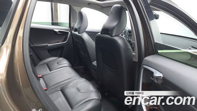 Volvo XC60 2016 — photo 12