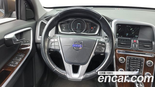 Volvo XC60 2016 — photo 13