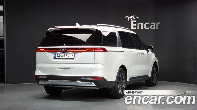 Kia Canival 2021 — photo 2