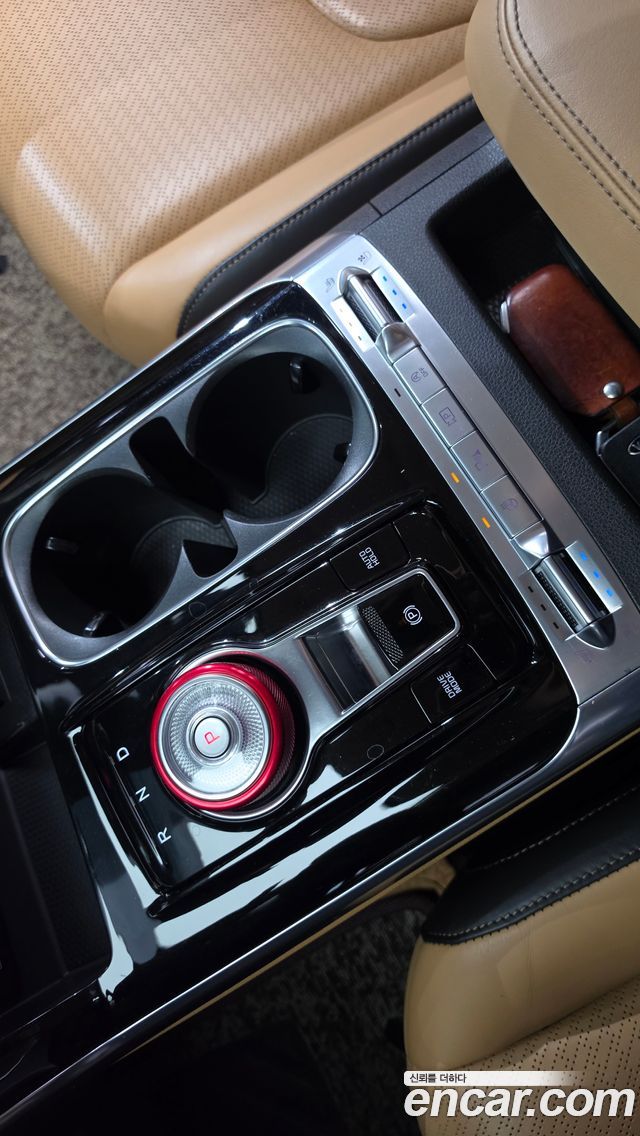 Kia Canival 2021 — photo 12