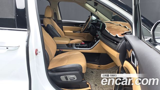 Kia Canival 2021 — photo 16