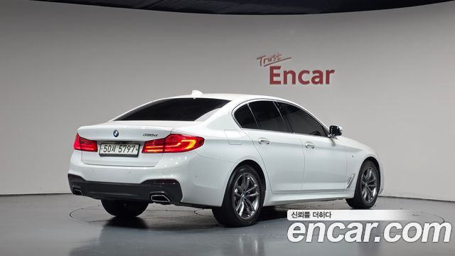 BMW 5-Series 2018 — photo 2