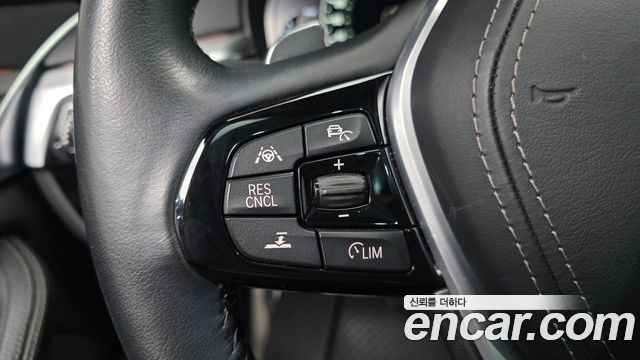 BMW 5-Series 2018 — photo 21