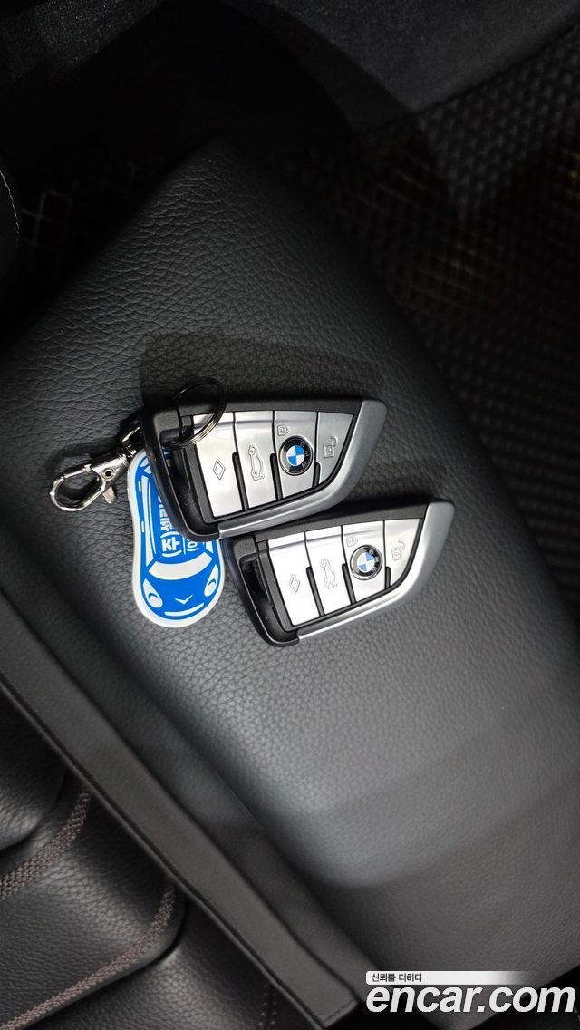 BMW 5-Series 2018 — photo 22