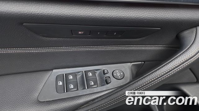 BMW 5-Series 2018 — photo 27