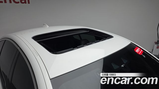 BMW 5-Series 2018 — photo 32