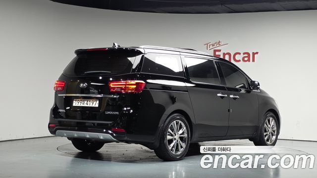 Kia Canival 2020 — photo 2