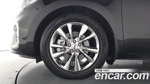 Kia Canival 2020 — photo 5