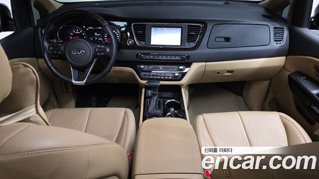 Kia Canival 2020 — photo 10